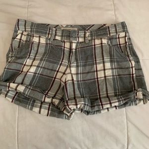 Plaid A&F Grey Cuffed Shorts